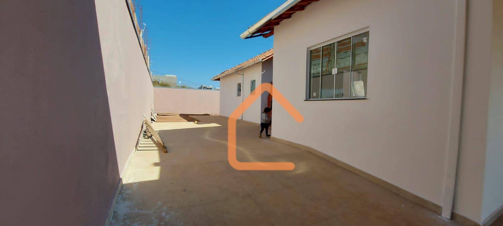 Casa à venda com 3 quartos, 180m² - Foto 14