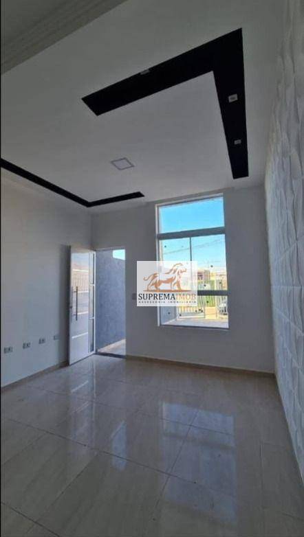 Casa à venda com 2 quartos, 52m² - Foto 2