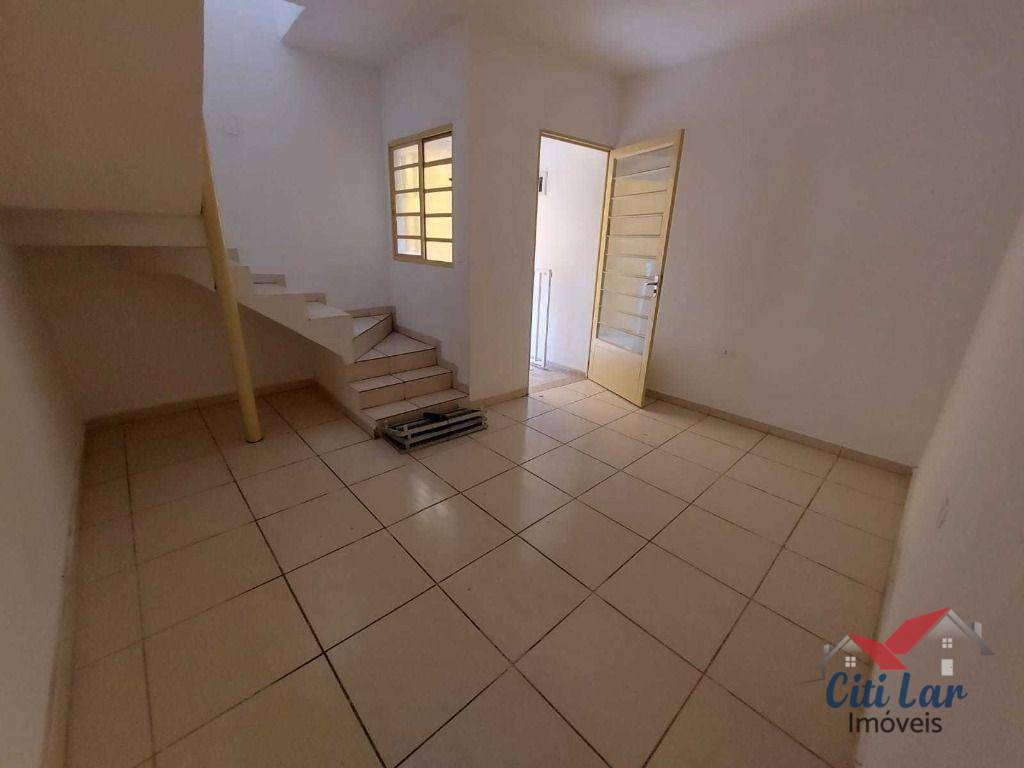 Sobrado para alugar com 2 quartos, 63m² - Foto 1