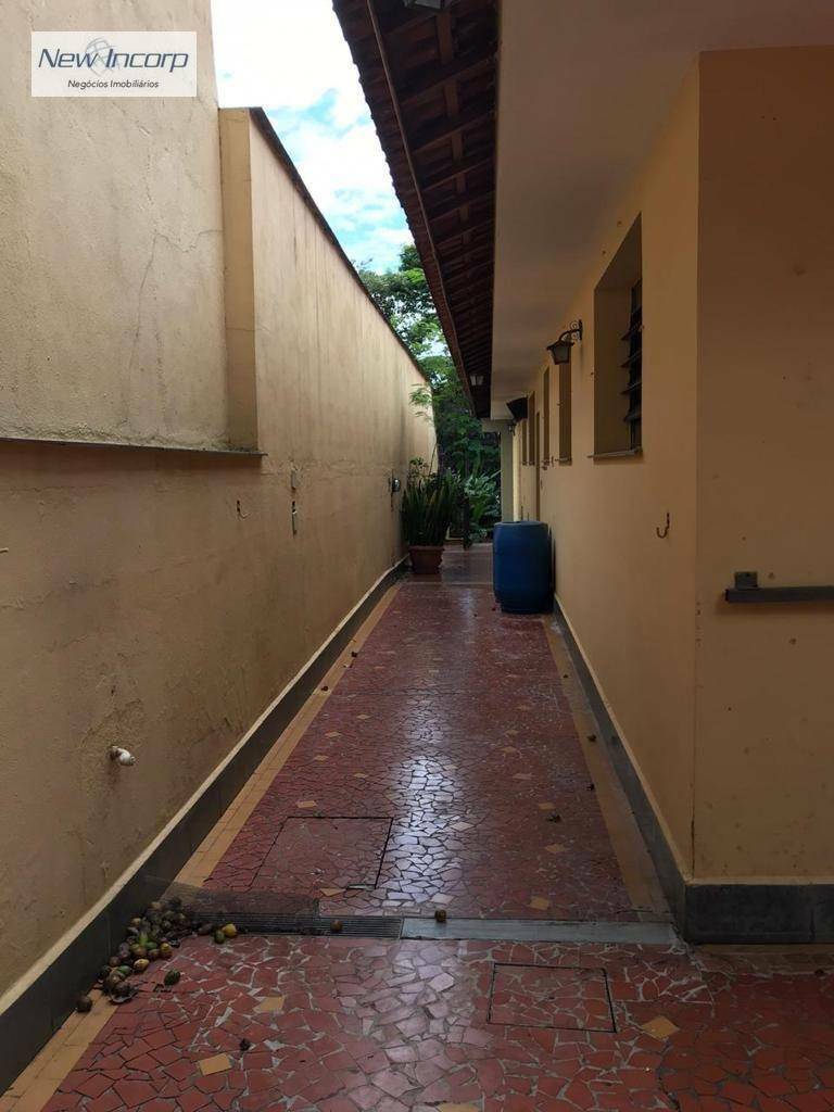 Sobrado à venda com 4 quartos, 573m² - Foto 2