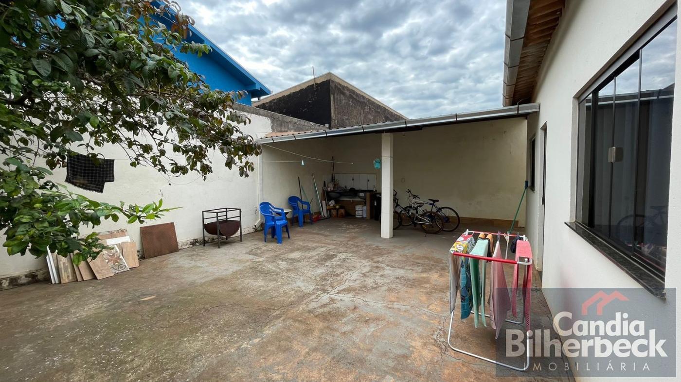 Casa à venda com 3 quartos, 200m² - Foto 11