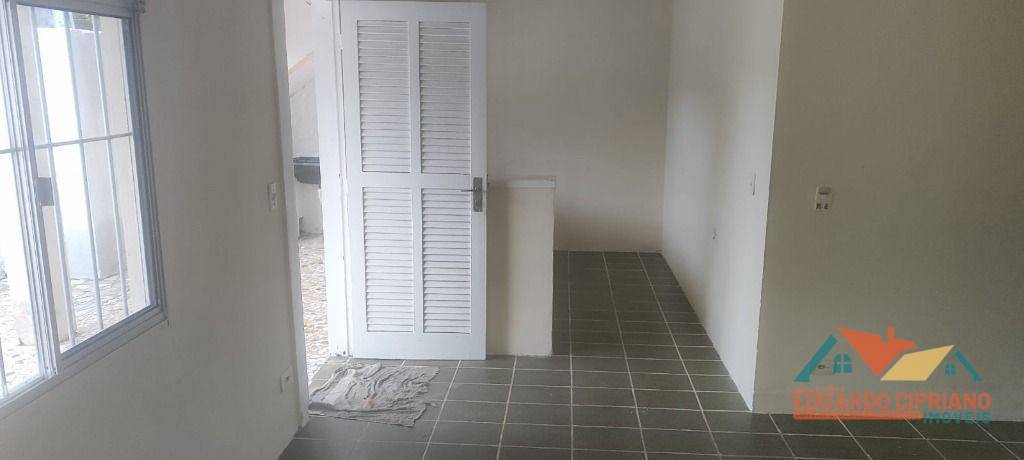 Casa para alugar com 2 quartos, 100m² - Foto 5