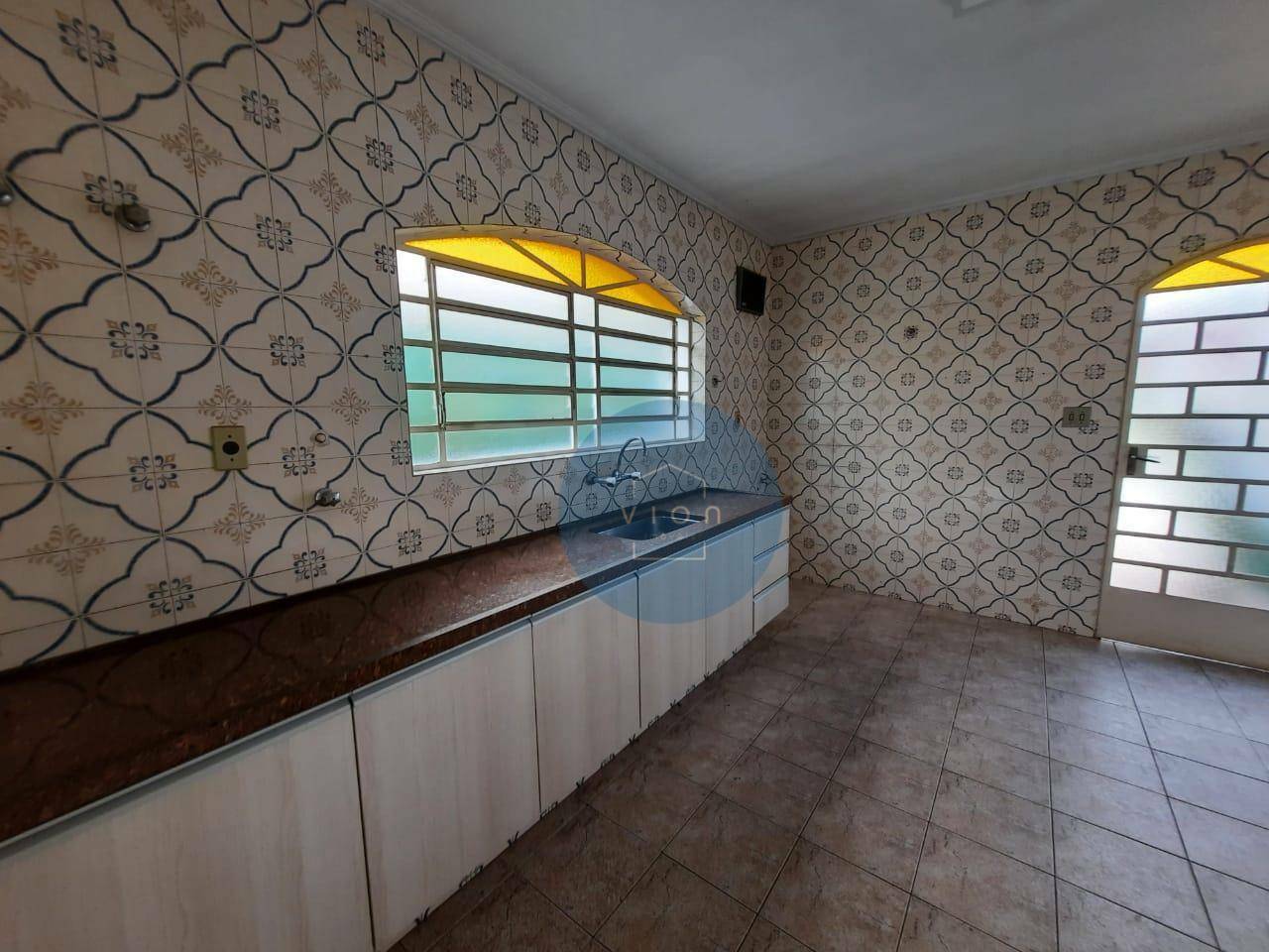 Casa à venda com 4 quartos, 220m² - Foto 8