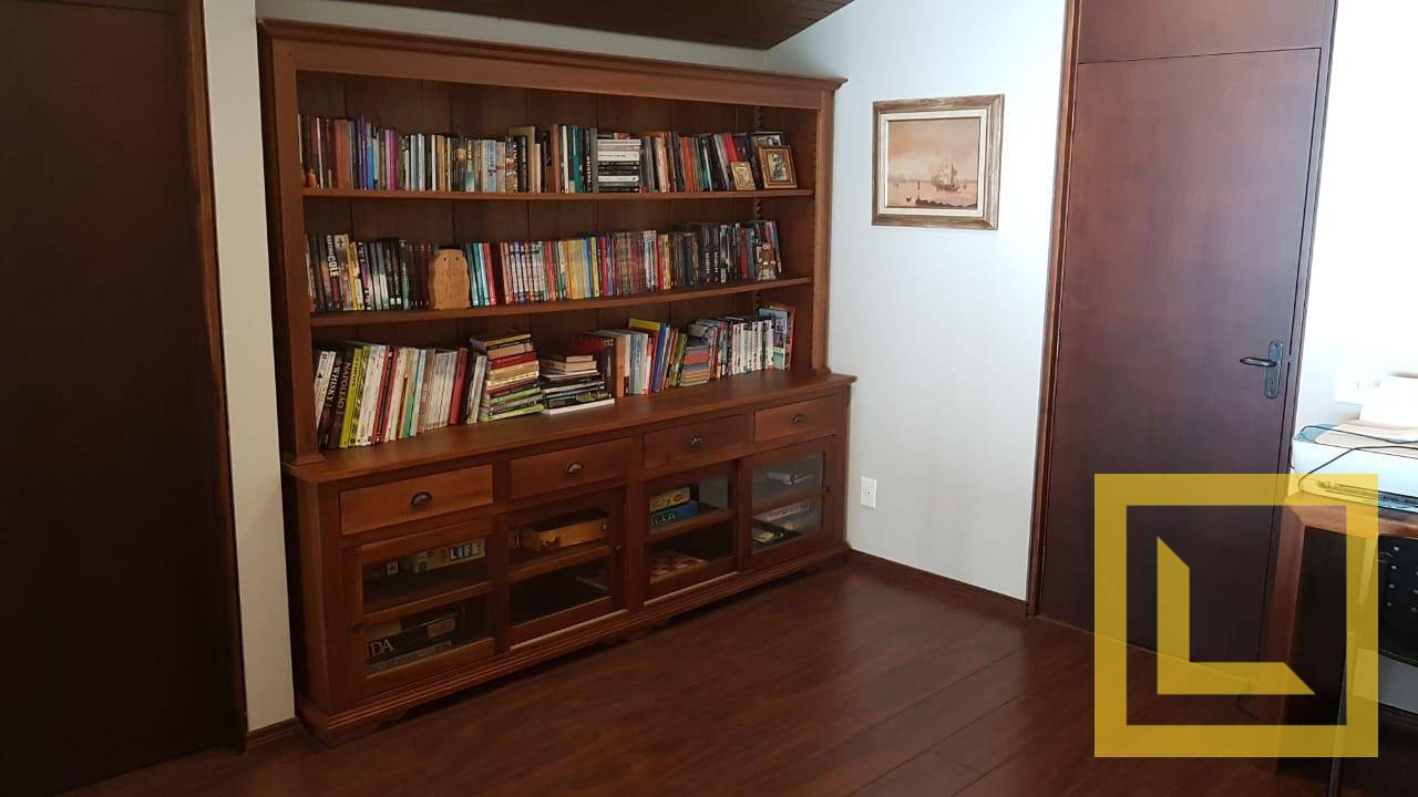 Casa à venda com 3 quartos, 600m² - Foto 19