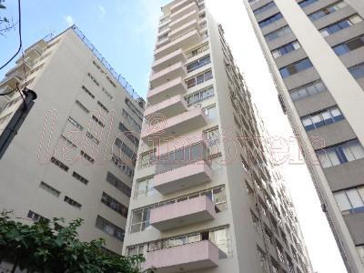 Apartamento para alugar com 3 quartos, 230m² - Foto 17