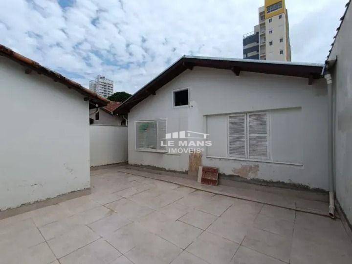 Casa para alugar com 3 quartos, 190m² - Foto 3