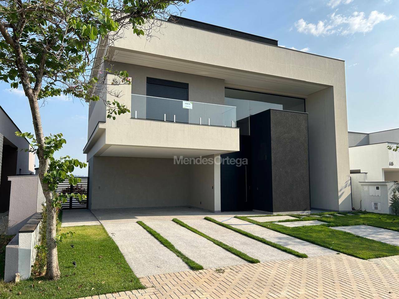 Casa de Condomínio à venda com 4 quartos, 374m² - Foto 2