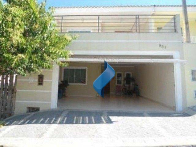 Casa à venda com 4 quartos, 200m² - Foto 2