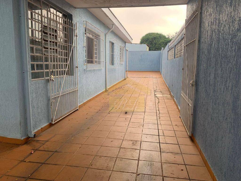 Casa à venda com 4 quartos, 160m² - Foto 1