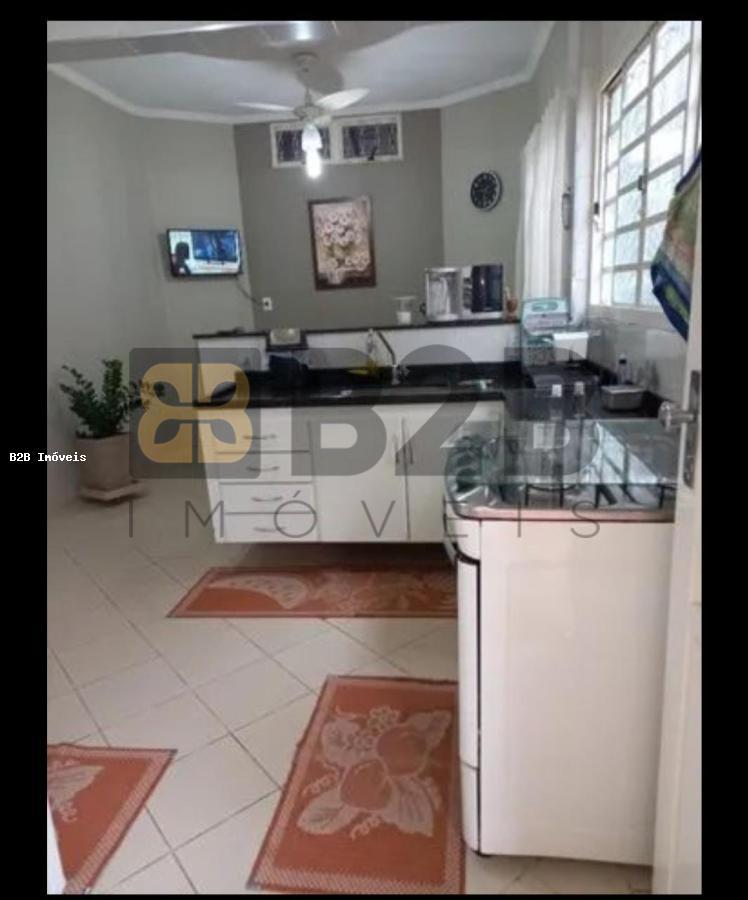 Casa à venda com 3 quartos, 196m² - Foto 7