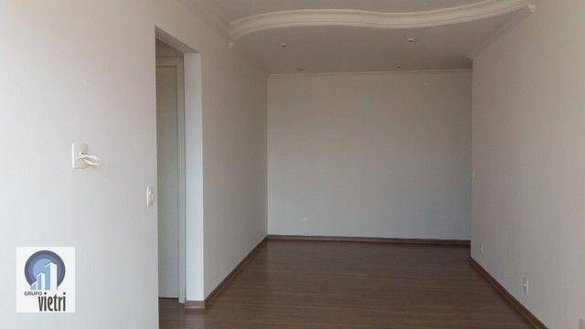 Apartamento à venda com 2 quartos, 64m² - Foto 3