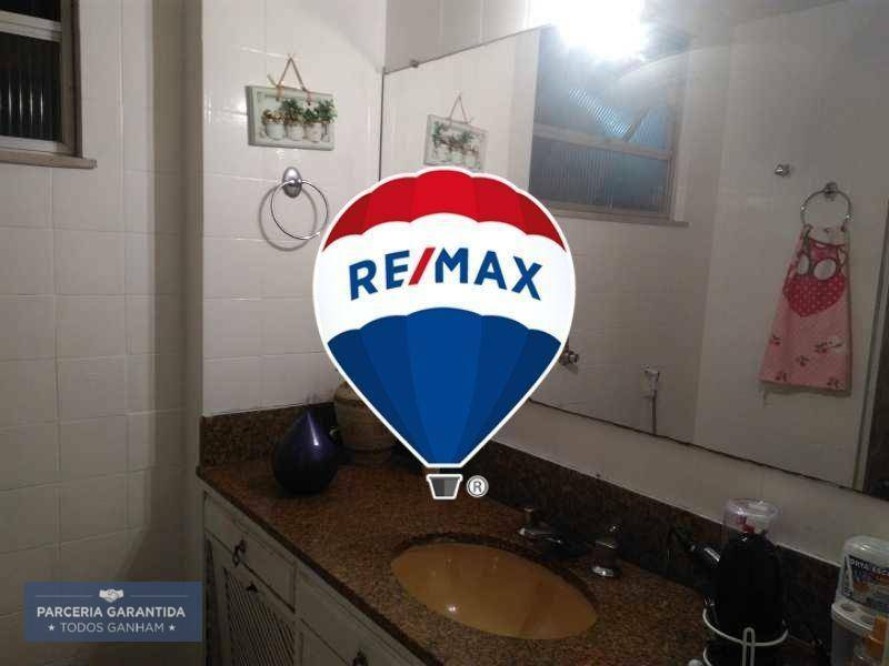 Apartamento à venda com 4 quartos, 225m² - Foto 6