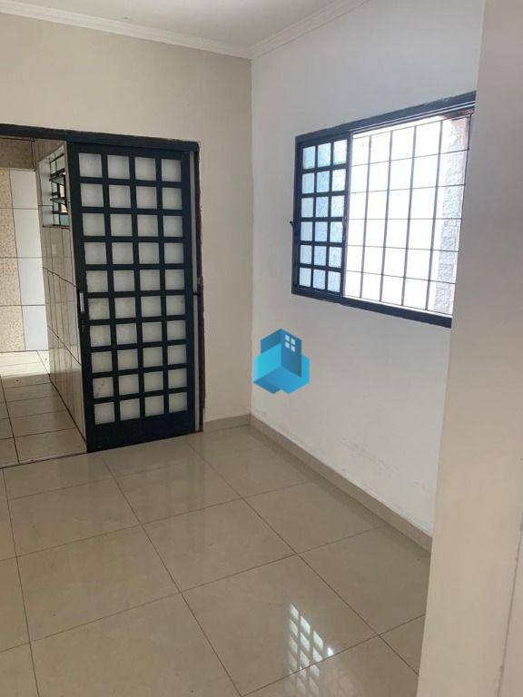 Casa à venda e aluguel com 4 quartos, 190m² - Foto 6