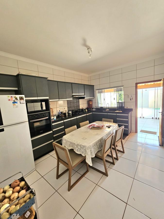 Casa à venda com 3 quartos, 250m² - Foto 4