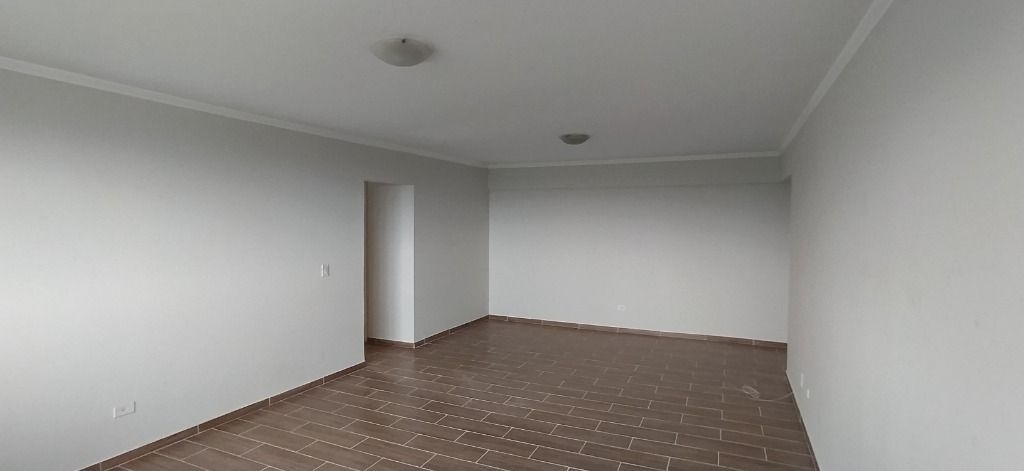 Apartamento para alugar com 3 quartos, 120m² - Foto 9