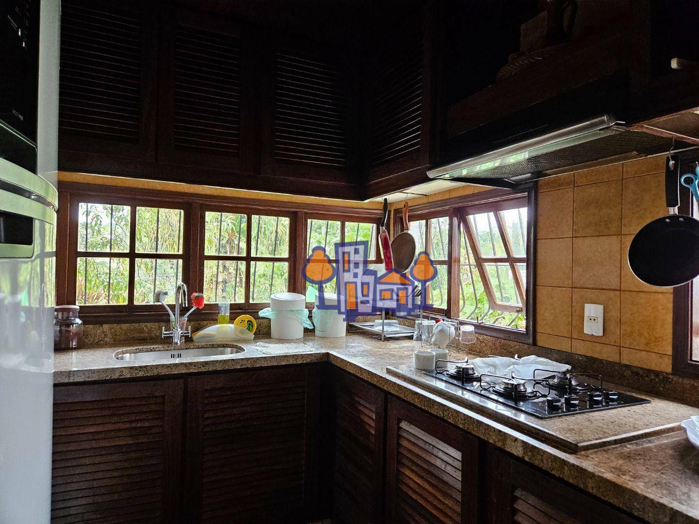 Casa à venda com 4 quartos, 300m² - Foto 23