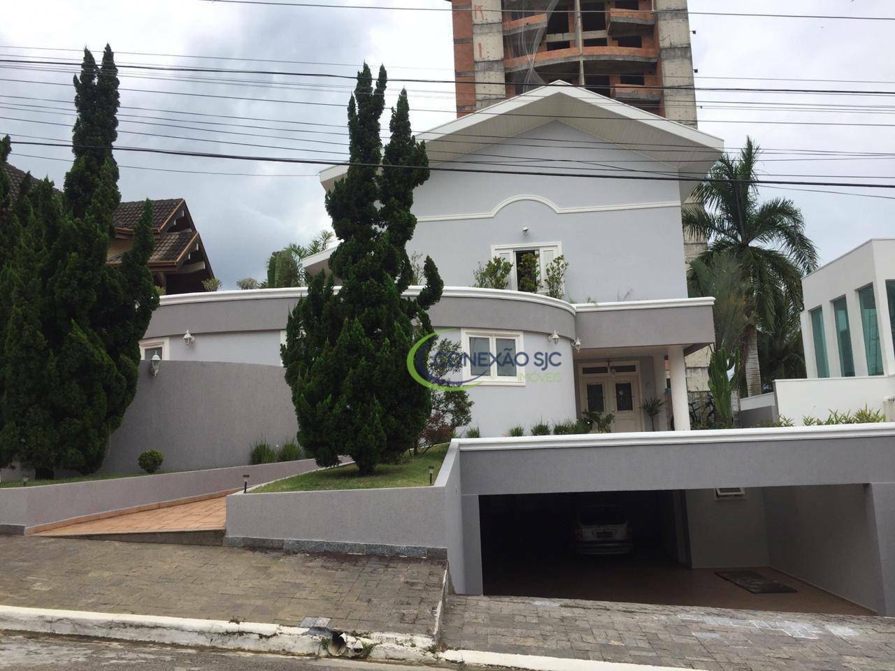 Sobrado à venda com 4 quartos, 530m² - Foto 1