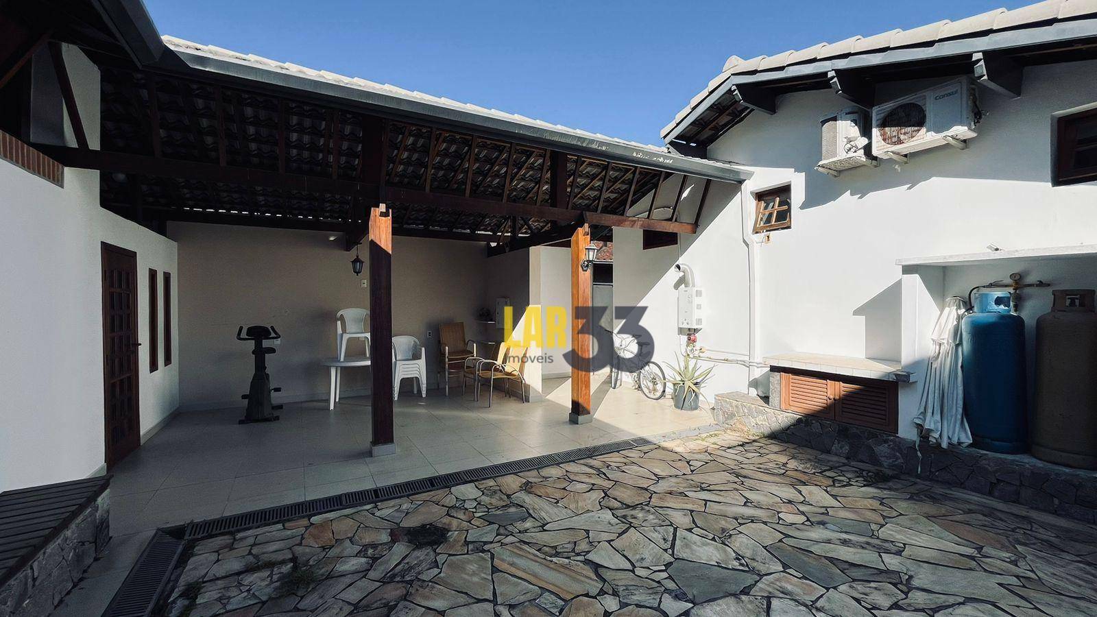 Casa à venda com 3 quartos, 298m² - Foto 14