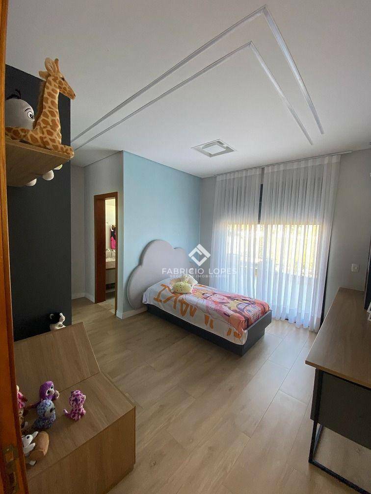 Casa à venda com 3 quartos, 300m² - Foto 7