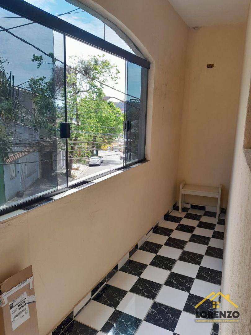 Sobrado à venda com 3 quartos, 209m² - Foto 2