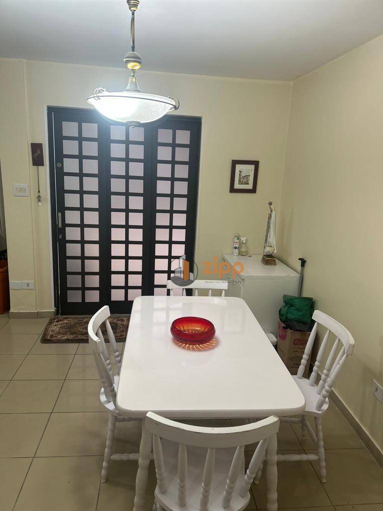 Sobrado à venda com 2 quartos, 200m² - Foto 3