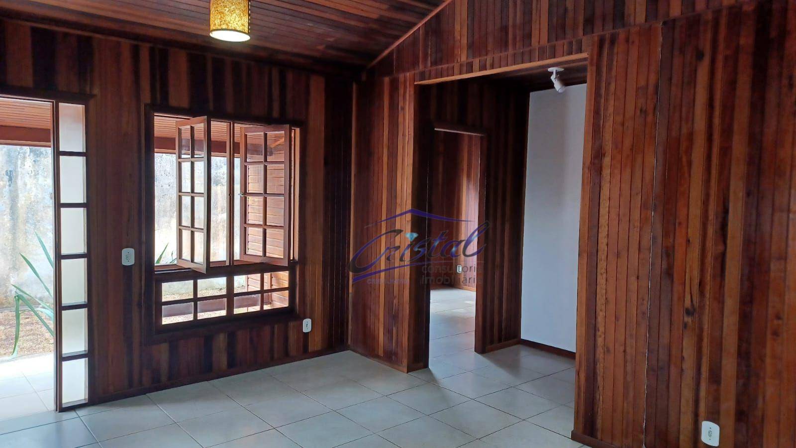 Casa à venda com 4 quartos, 162m² - Foto 1