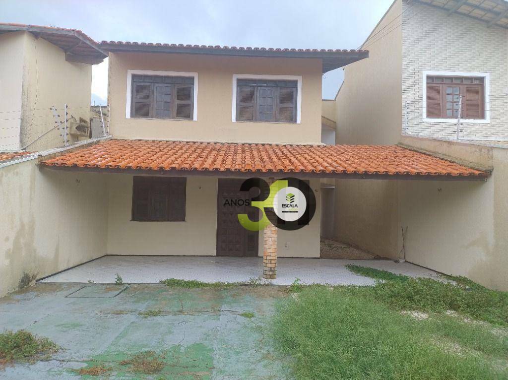 Casa à venda com 4 quartos, 180m² - Foto 2