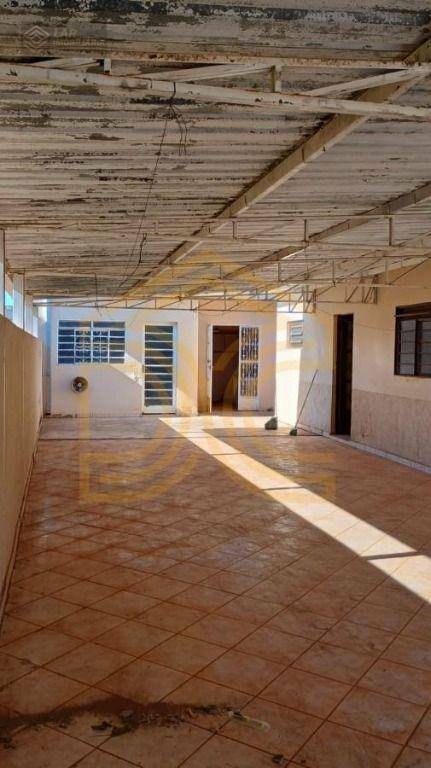 Casa para alugar com 3 quartos, 263m² - Foto 12