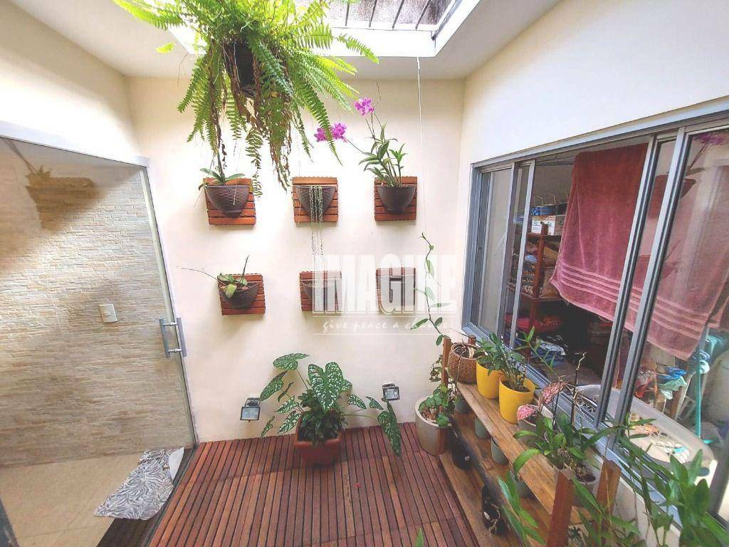 Casa à venda com 3 quartos, 200m² - Foto 2