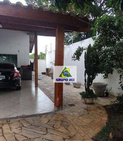 Casa à venda e aluguel com 3 quartos, 250m² - Foto 17