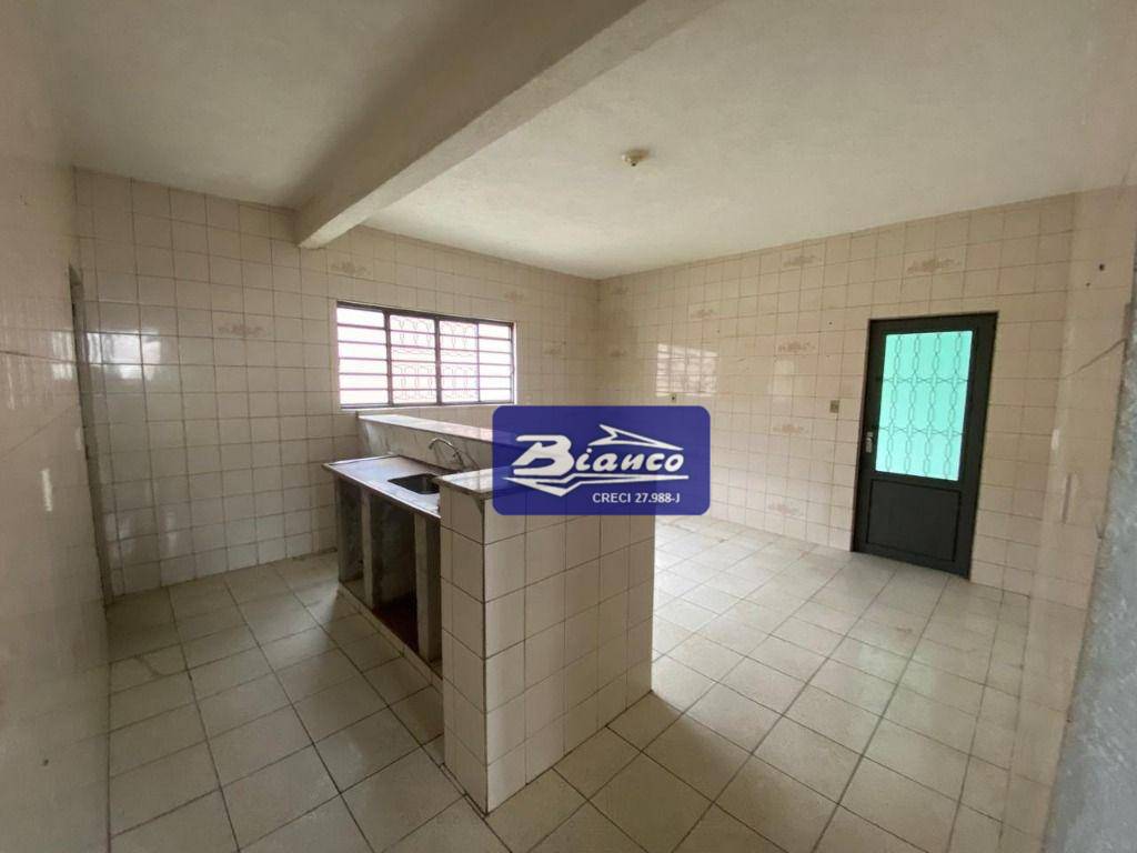 Sobrado à venda e aluguel com 4 quartos, 250m² - Foto 8