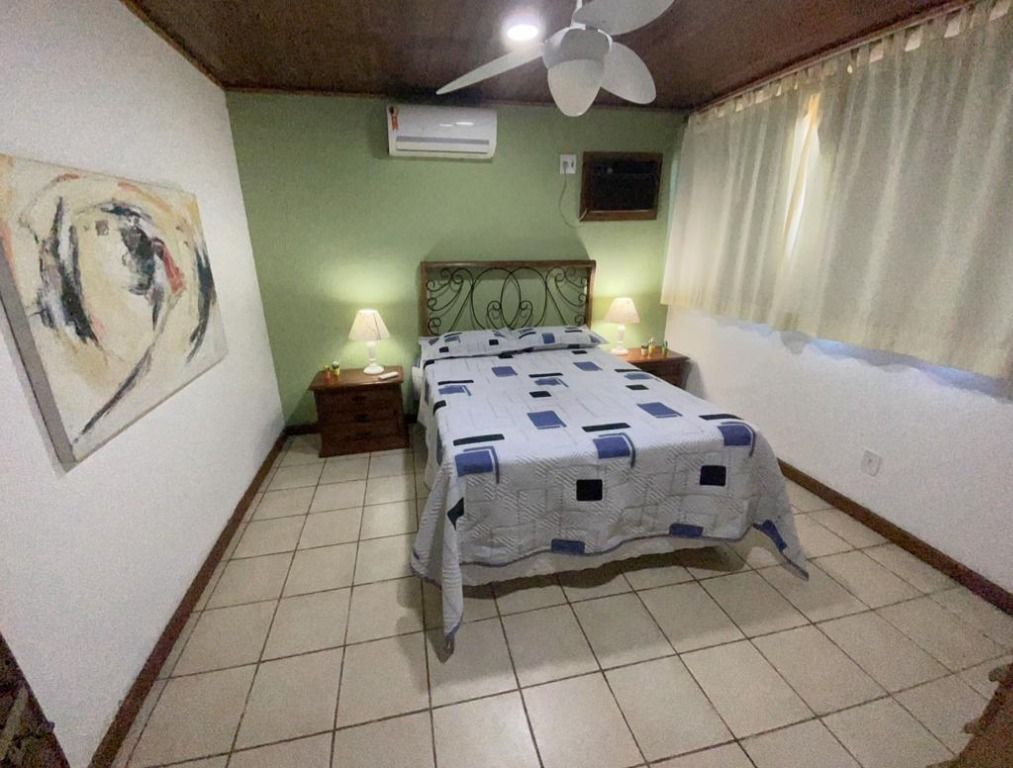 Casa à venda com 6 quartos, 300m² - Foto 14