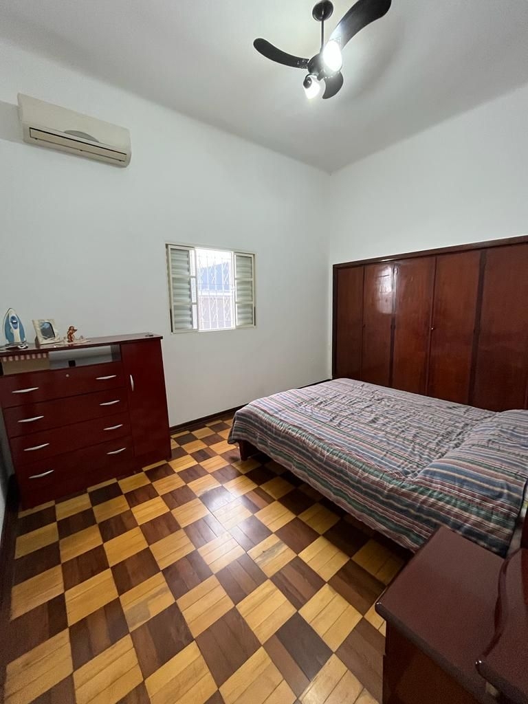 Casa à venda com 4 quartos, 270m² - Foto 15