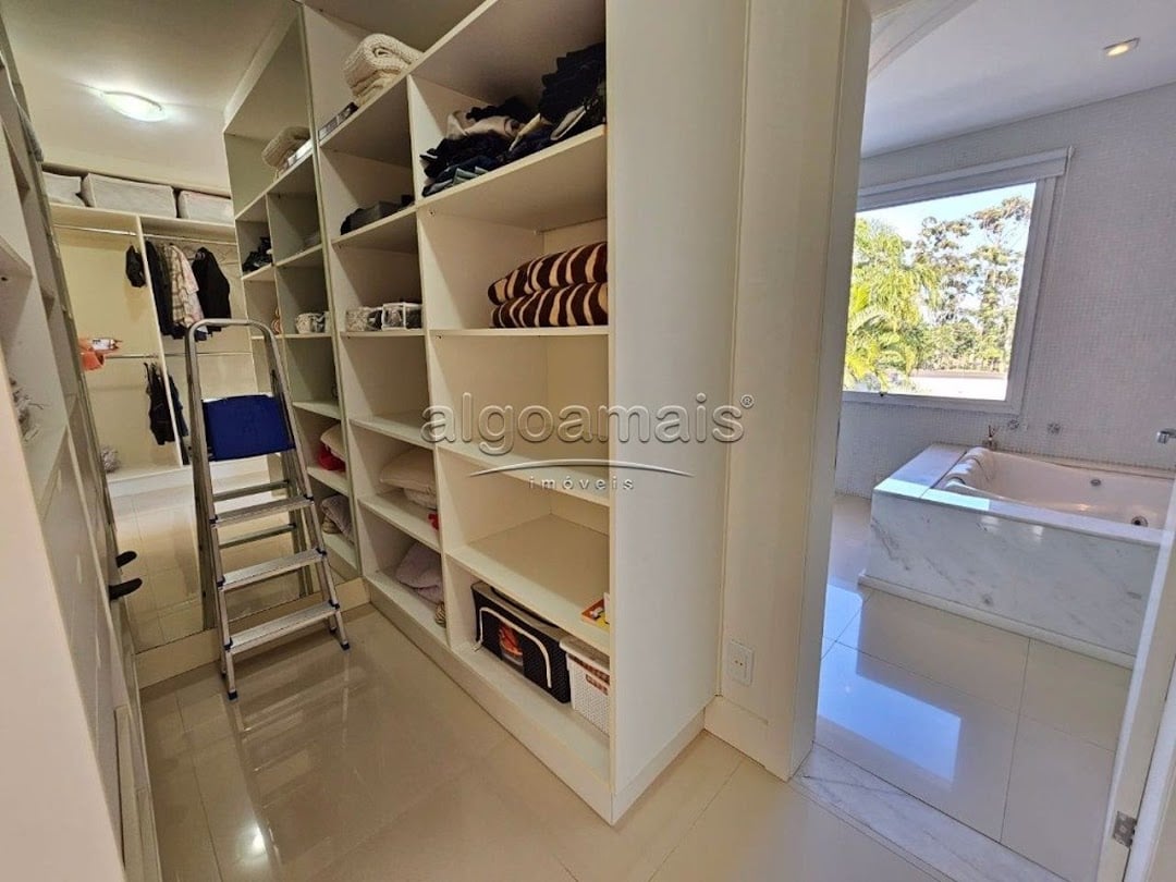 Casa de Condomínio à venda com 4 quartos, 300m² - Foto 29