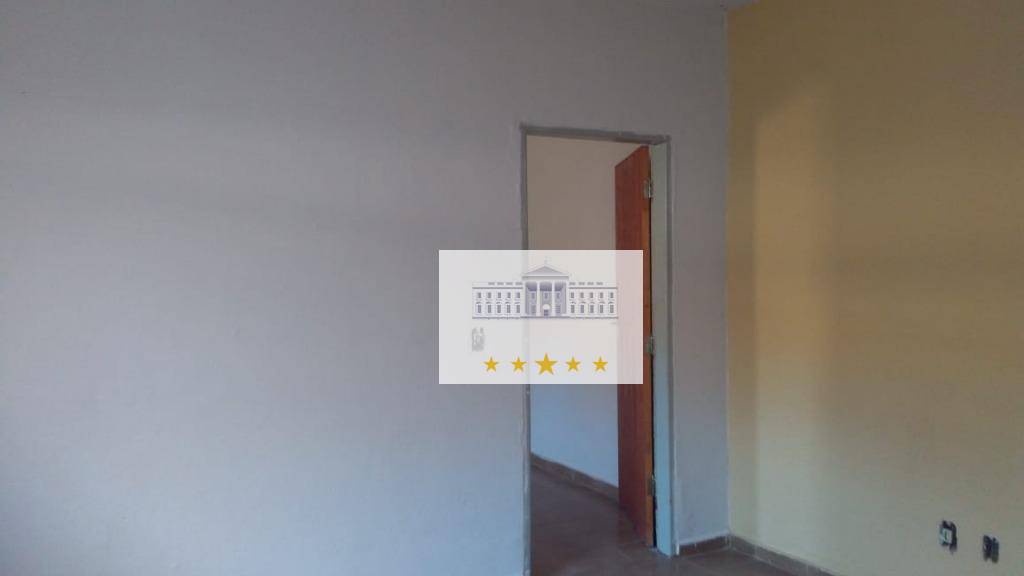 Casa à venda com 4 quartos, 300m² - Foto 4