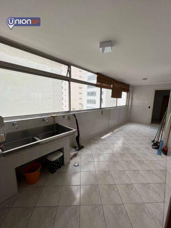 Apartamento à venda com 3 quartos, 200m² - Foto 11