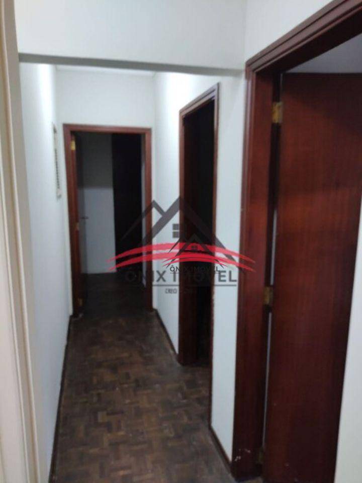 Casa à venda com 2 quartos, 220m² - Foto 10