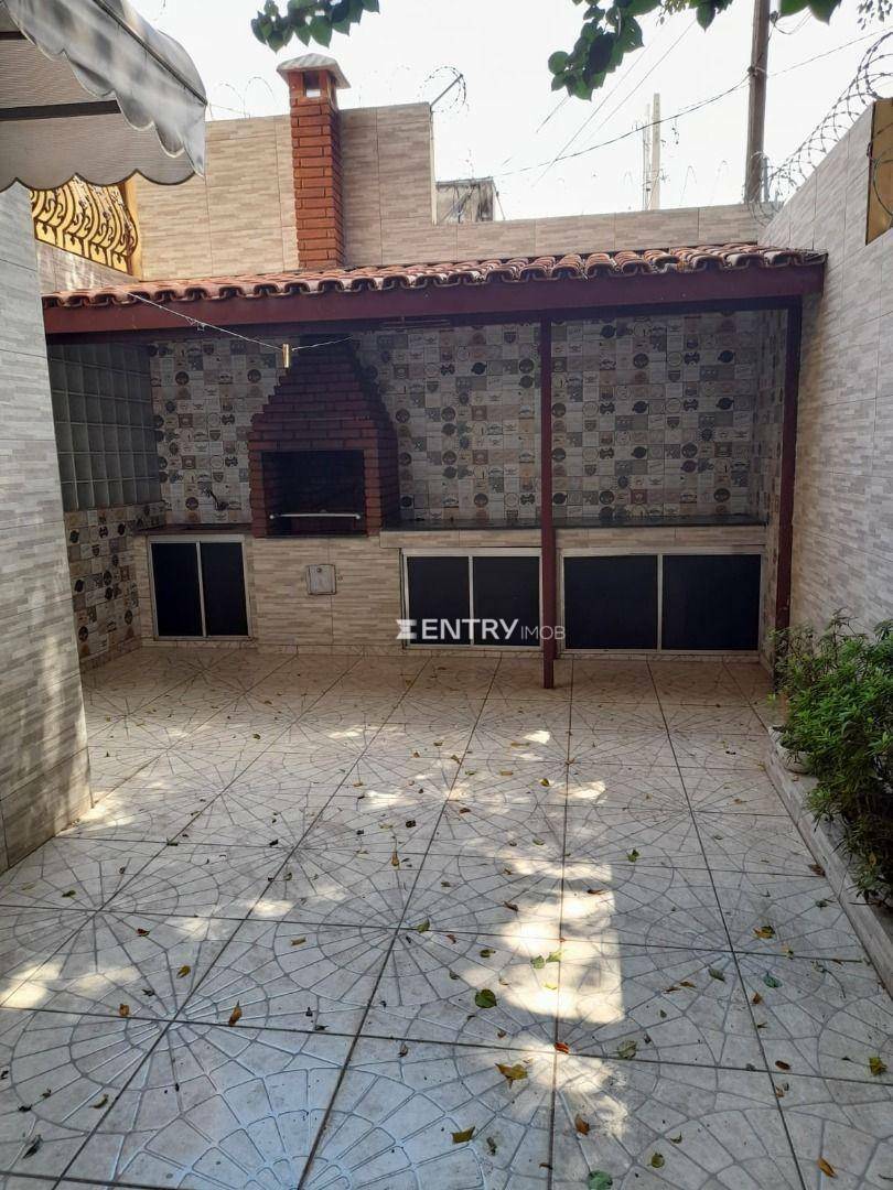 Casa à venda e aluguel com 3 quartos, 234m² - Foto 18