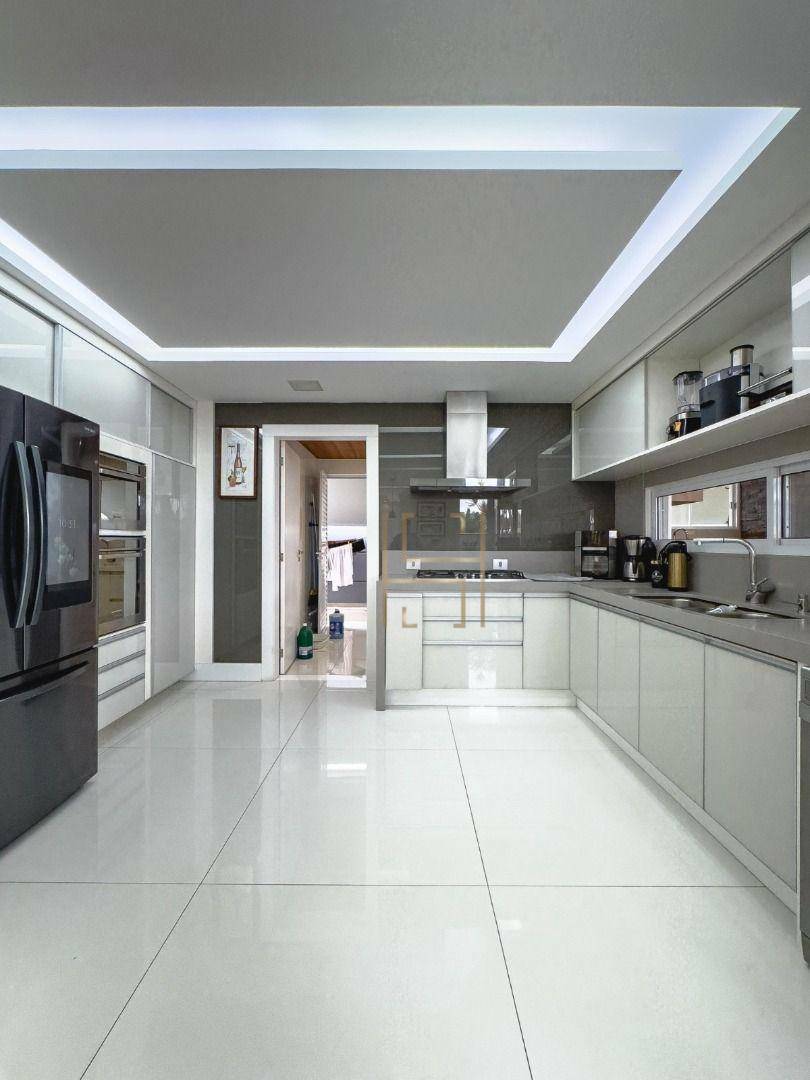 Casa de Condomínio à venda com 4 quartos, 350m² - Foto 18