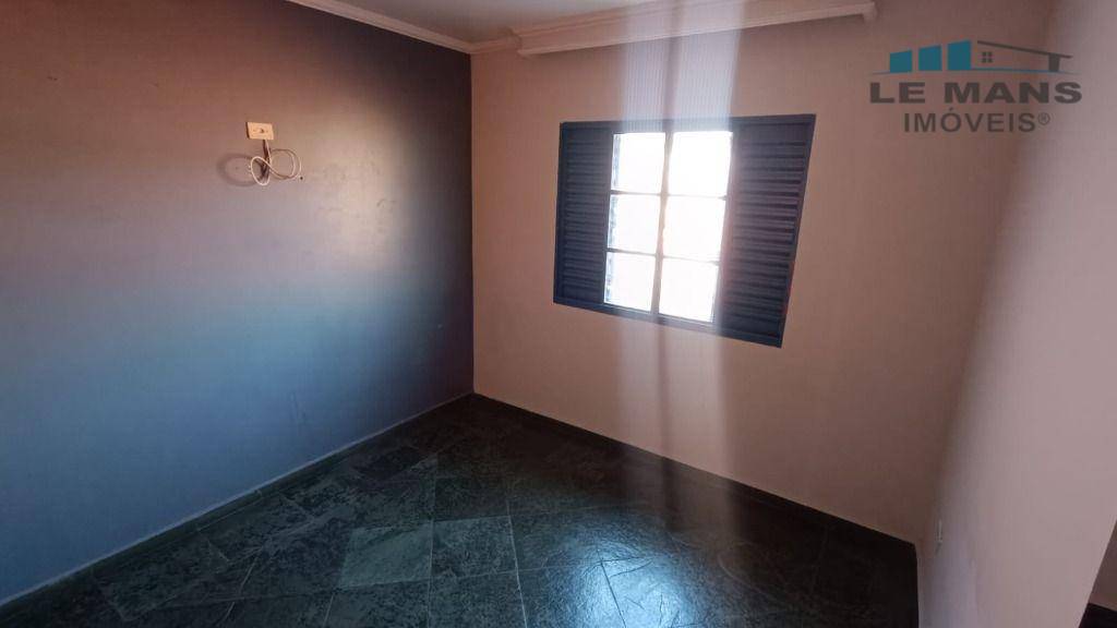 Casa à venda com 3 quartos, 247m² - Foto 7