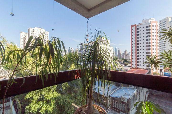 Apartamento à venda com 4 quartos, 150m² - Foto 17