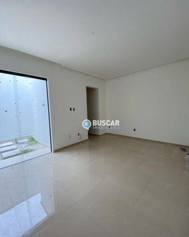 Casa à venda com 3 quartos, 66m² - Foto 7