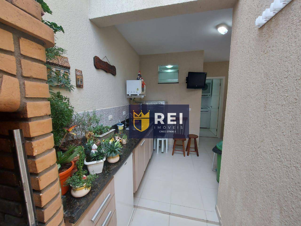 Casa à venda com 3 quartos, 181m² - Foto 9