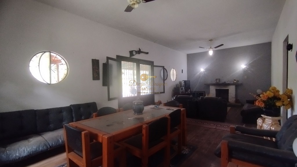 Casa à venda com 3 quartos, 2524m² - Foto 2