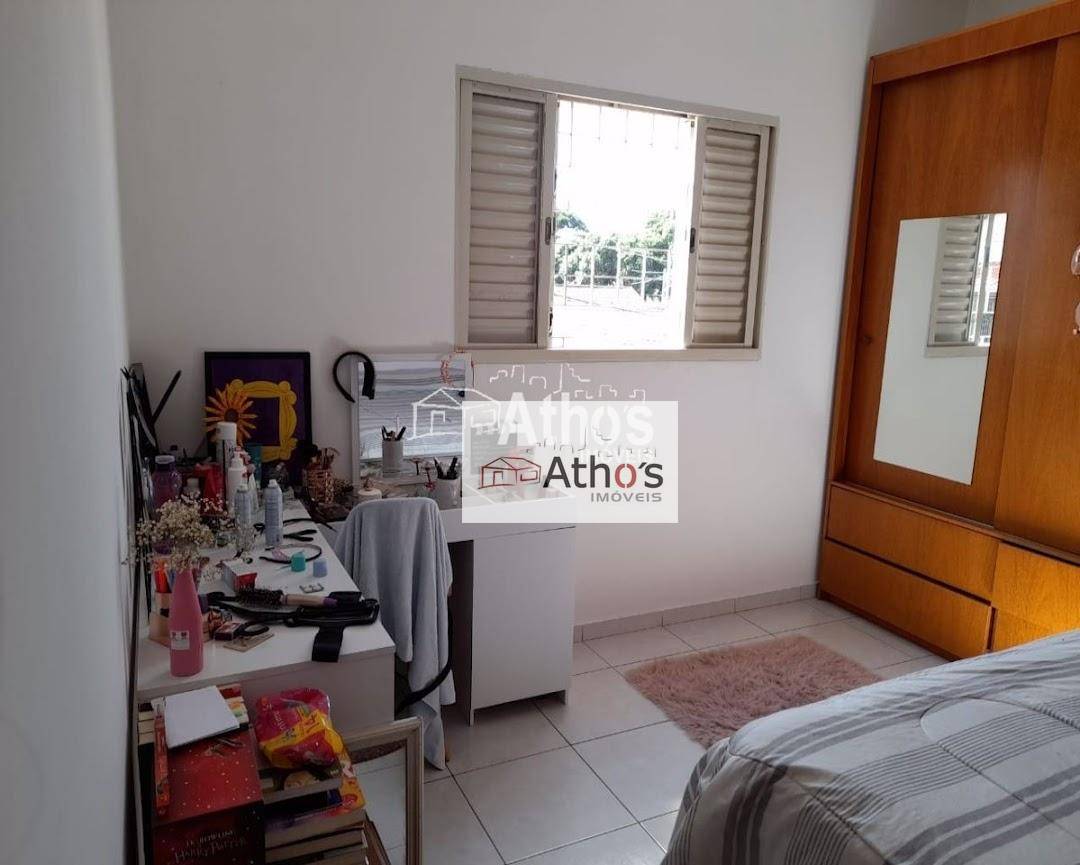 Sobrado à venda com 4 quartos, 180m² - Foto 5