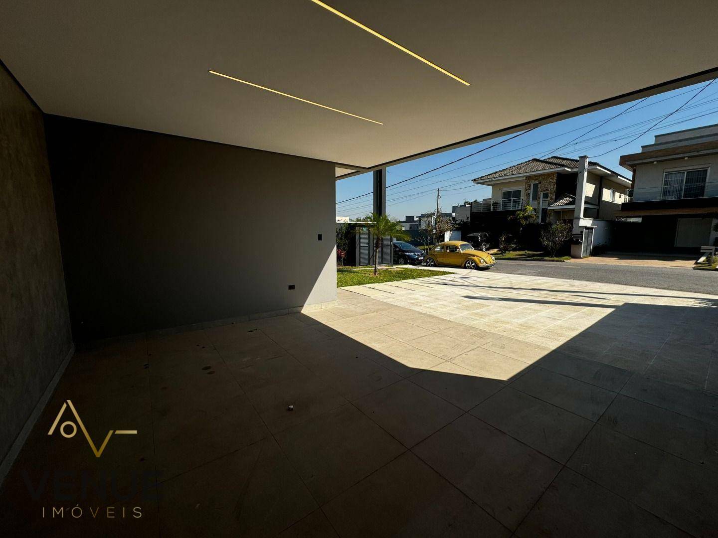 Casa de Condomínio à venda com 4 quartos, 282m² - Foto 4