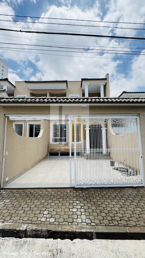 Casa à venda com 3 quartos, 140m² - Foto 1