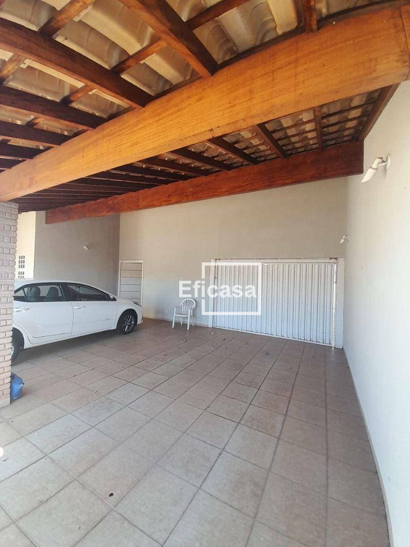 Casa à venda com 3 quartos, 330m² - Foto 3