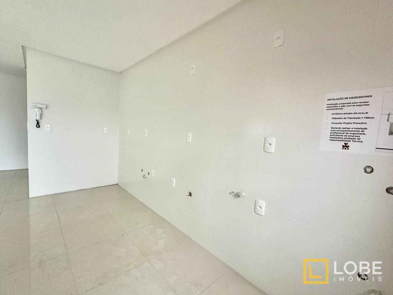 Apartamento à venda com 2 quartos, 75m² - Foto 9