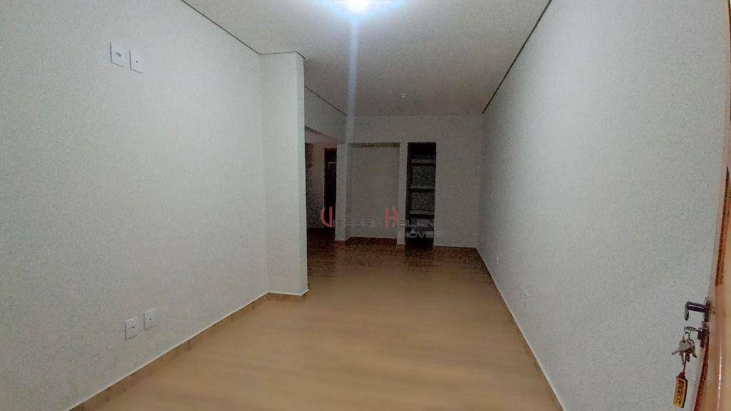 Casa para alugar com 2 quartos, 75m² - Foto 5